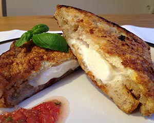 Fried mozzarella sandwich