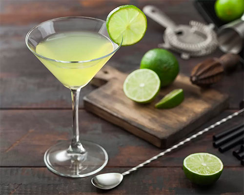 Gimlet cocktail