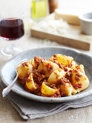 Lumaconi with ragout