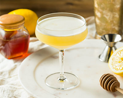 Bee's Knees cocktail