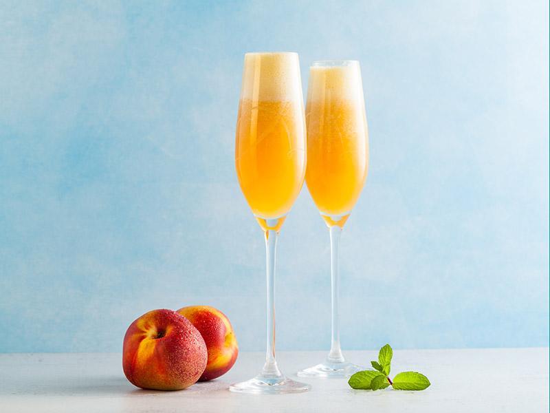 Bellini cocktail