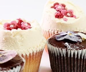 Champagne cupcakes with champagne frosting
