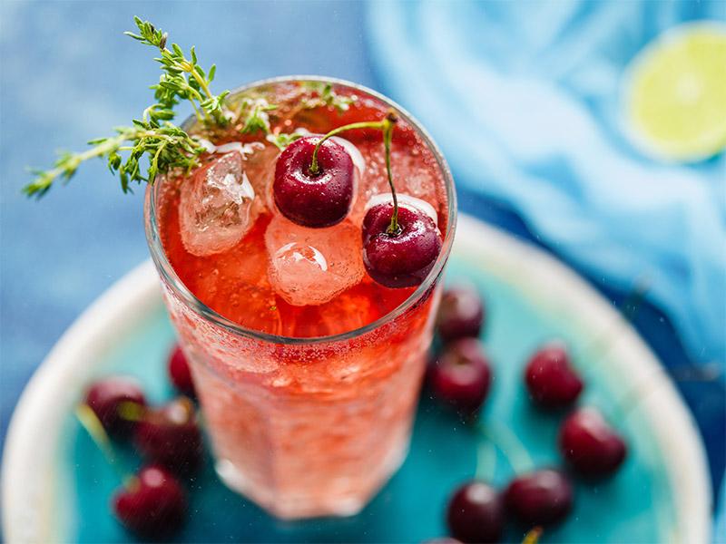 Cherry Fizz cocktail