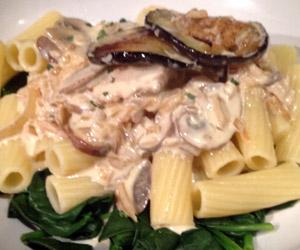 Creamy chicken pasta with spinach and aubergine