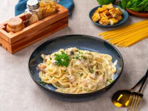 Ham and mushroom carbonara