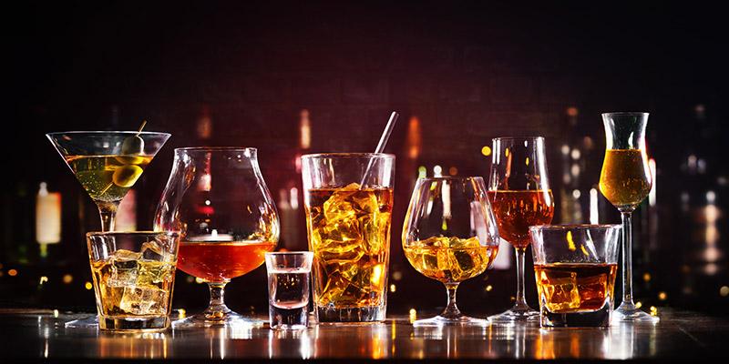 How to pick the right cocktail glass