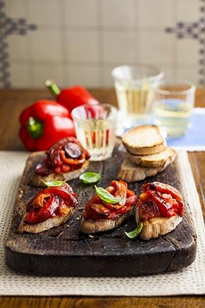 Grilled red peppers with chorizo toasts