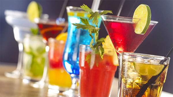 How to pick the right cocktail glass